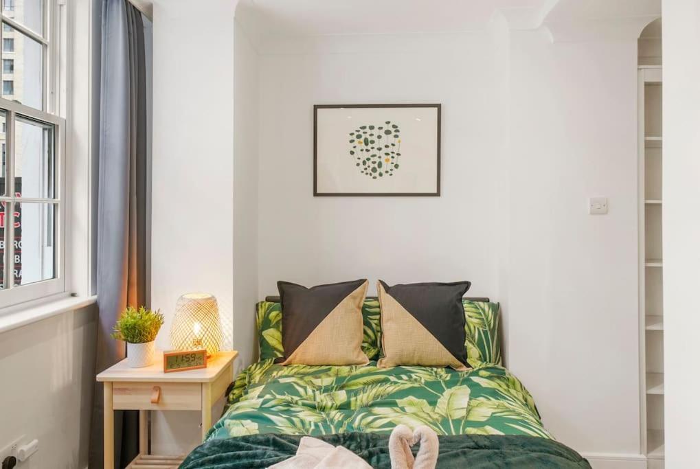 Апартаменты Modern 2 Bedroom In The Heart Of *