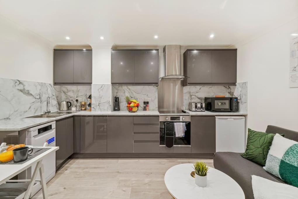 Modern 2 Bedroom In The Heart Of Appartement Londres